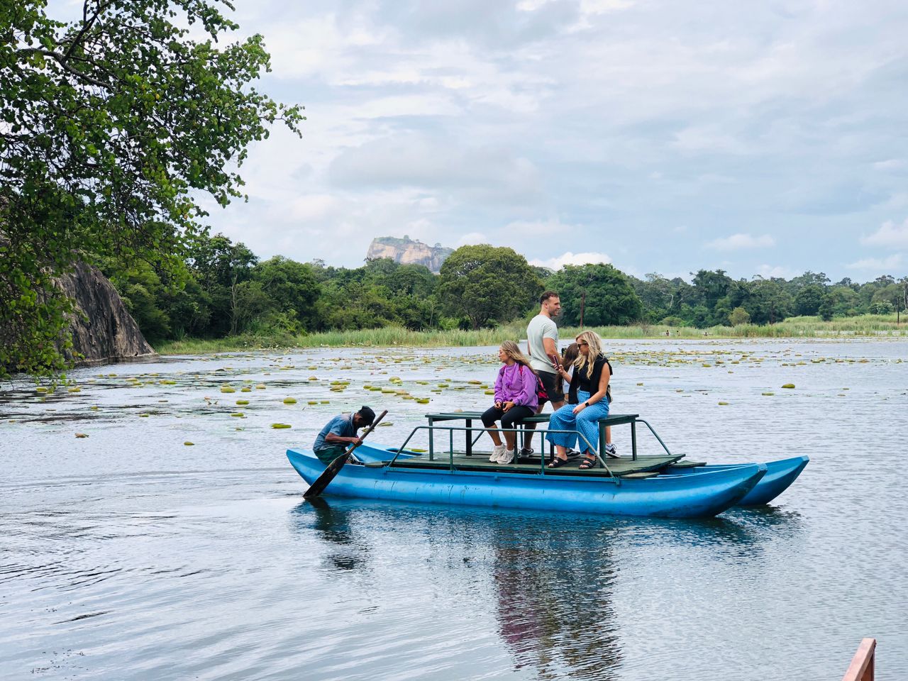 10 days tour package Lankan Taxi